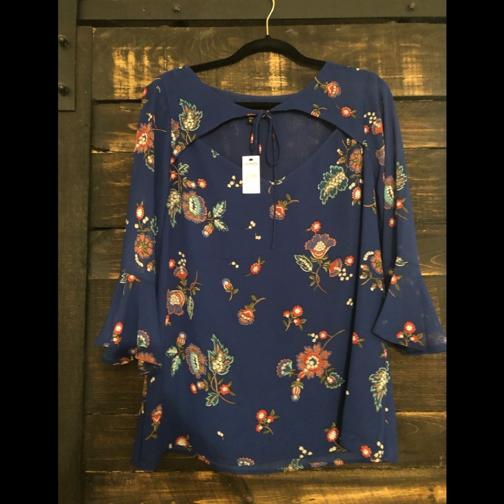 Express blue, floral blouse!!
